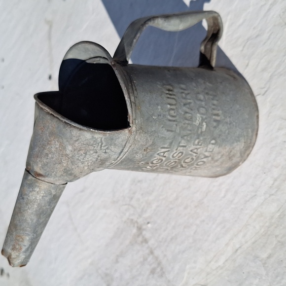 unbranded Other - Vintage 1 Quart Galvanized Liquid Oil Can With Spout